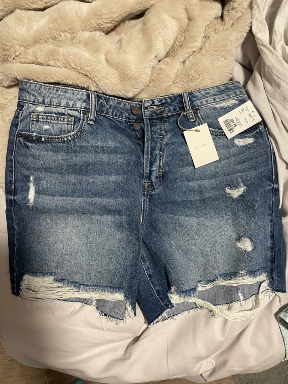 NWT Women’s Distressed High-Rise Denim Shorts - Size XL